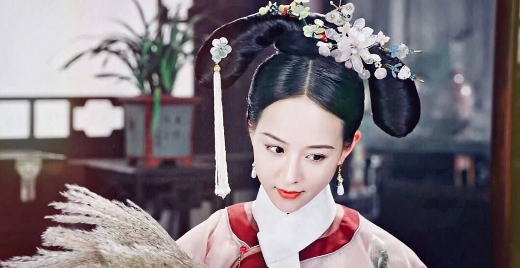 [ 串珍珠流苏]白凤九却毁了一个好造型，发间悬挂珍珠流苏的古装女子：海兰优雅迷人