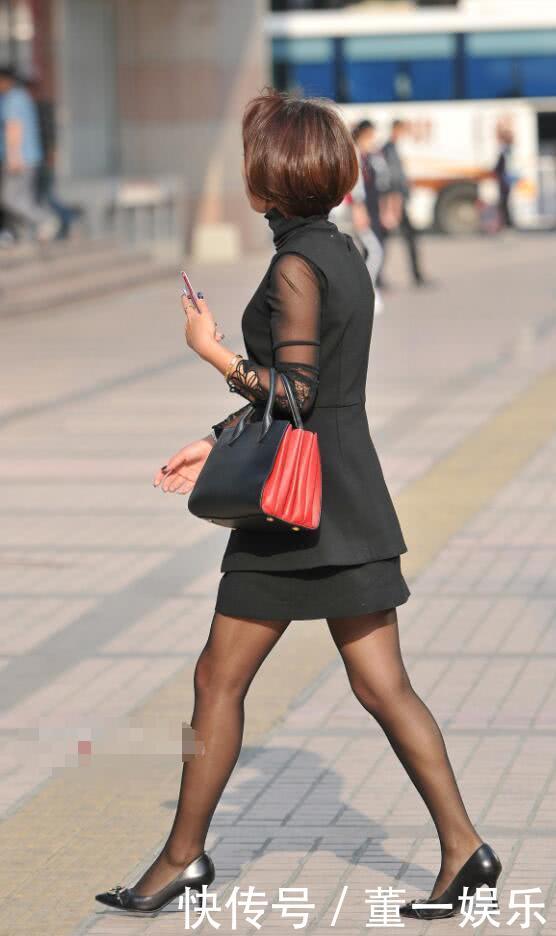 短发小姐姐黑丝高跟鞋很迷人，是去上班吗？