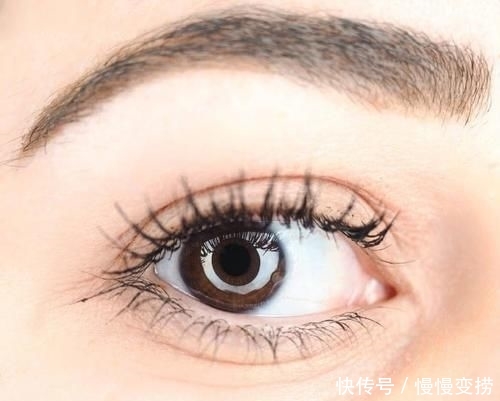 眼妆:化妆时泪沟怎么遮掉 女孩子必须掌握的眼妆技巧