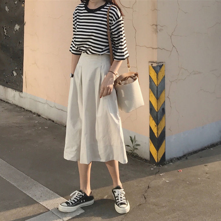 腰粗屁股大女人,别穿裙子了!多穿这样的靓装,遮肉显瘦又减龄