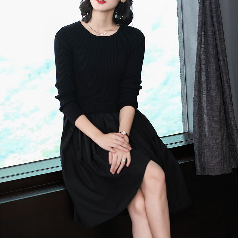 太美了,136斤老婆真会穿搭,连衣裙+风衣显瘦显气质,美极了