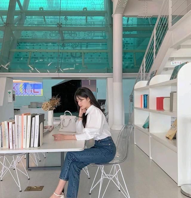  感觉■春分已经到了,少穿裤装!今春流行的是“旗袍”,时髦显瘦又洋气