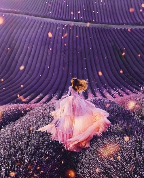 当她穿上裙子，便惊艳了全世界