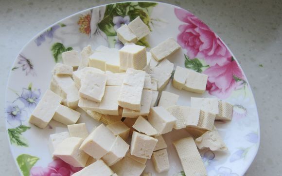 「很美」它是天然“黄体酮”,隔三差五吃一次,皮肤紧致,素颜都很美