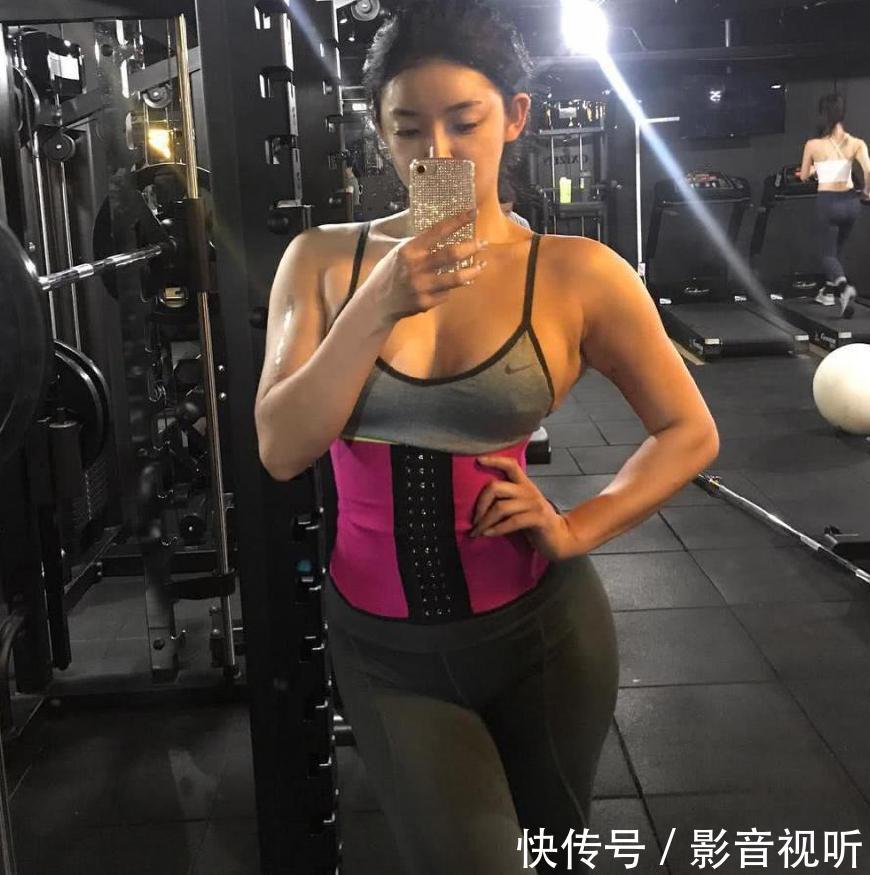 健身女神：健身让她身材完美，明星更有气质！