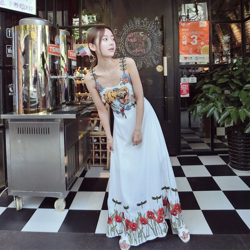 这么热的天!你还不秀身材吗，满满心机的气质裙，你不看看吗