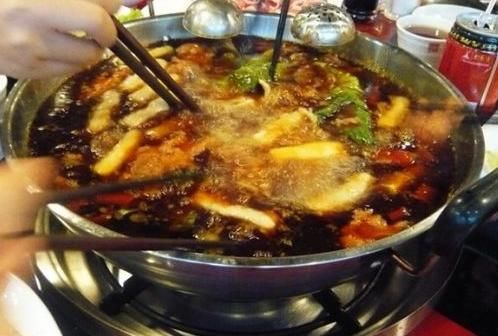 印度人来中国抱怨用筷子实在太麻烦，结果店员一句话，他无言以对