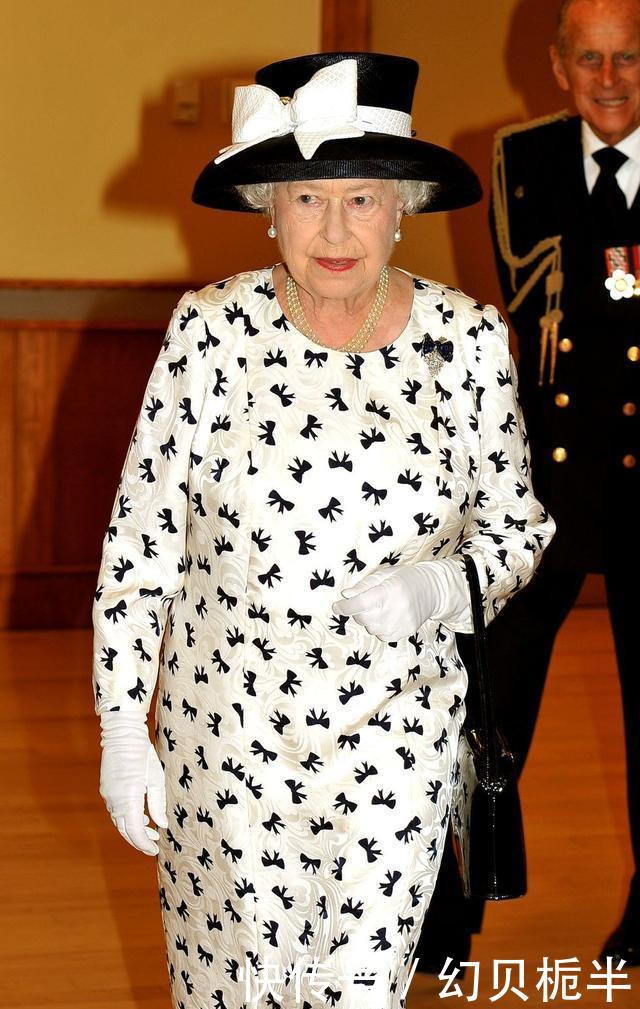  「英国女王」93岁英国女王和80岁丹麦女王，皇室穿搭的时尚对决，谁才是翘楚？