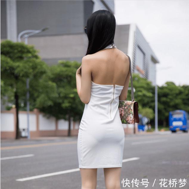  美女：轻熟美女把紧身露背裙，穿出了别致的美，看了挪不开眼