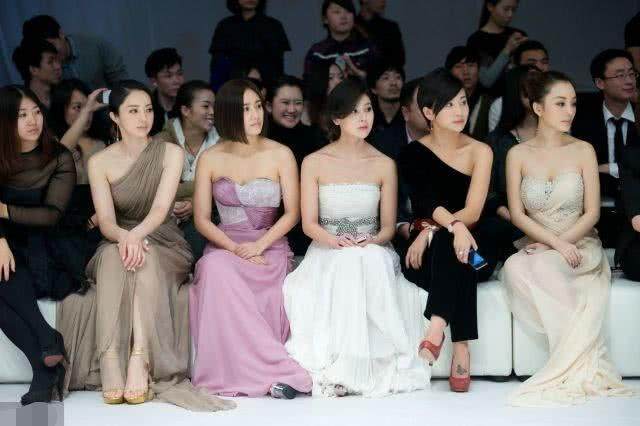 娱乐圈中最诡异的一张照片, 5人合照3人已出事。网友看后称: 下一