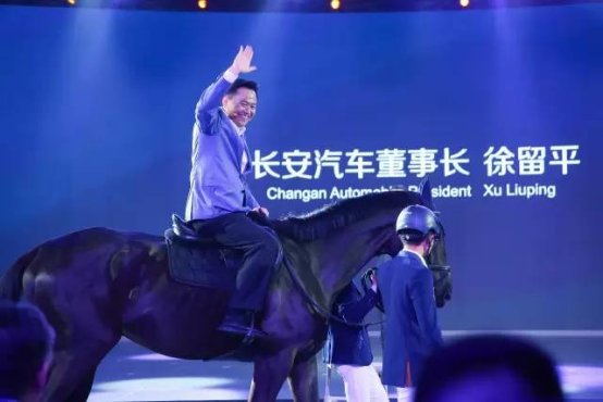 汽车圈也爱时尚，大佬们的另一面竟是这样的