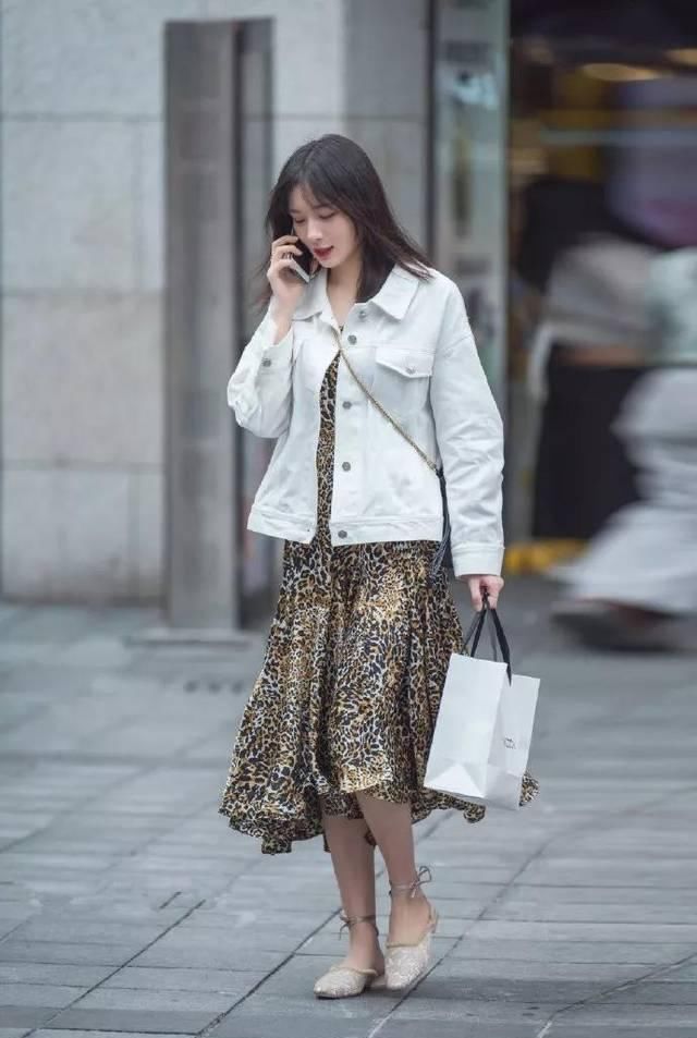 女生■春夏之季穿搭高跟鞋搭配短裤，让每一个女生都能够拥有大长腿
