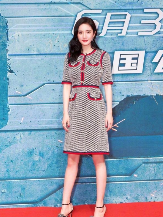 杨幂和凯特王妃撞衫就输惨了？那是你没见过沈梦辰和邓文迪撞衫