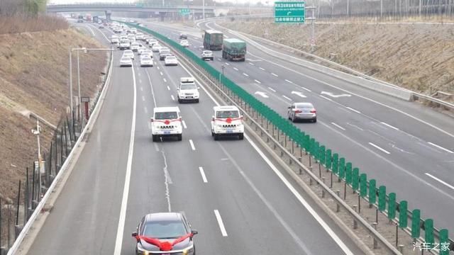  『之车』以北京之车迎接北京援鄂医疗队凯旋，别有深意