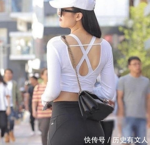  『气质』潮流小姐姐亭亭玉立，端庄娴雅，这是女人的标准身材吗？