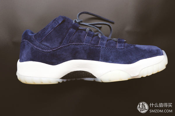 AJ11 Low RE2PECT 蓝麂皮开箱，论一双球鞋是怎样成为艺术品的