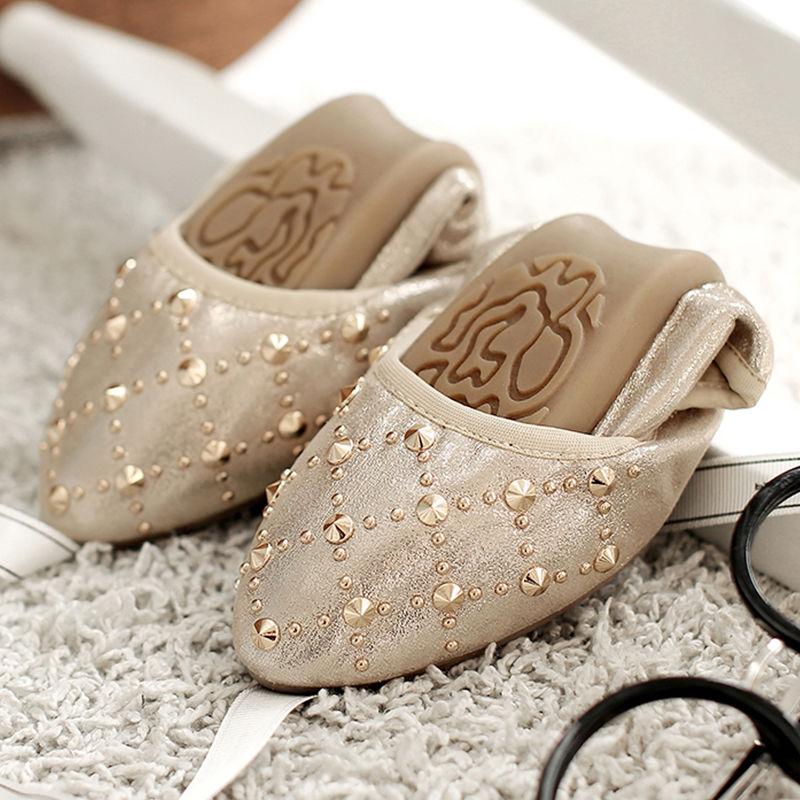 想要露出纤纤玉足?你需要双透明“水晶鞋”，白皙玉足一览无余