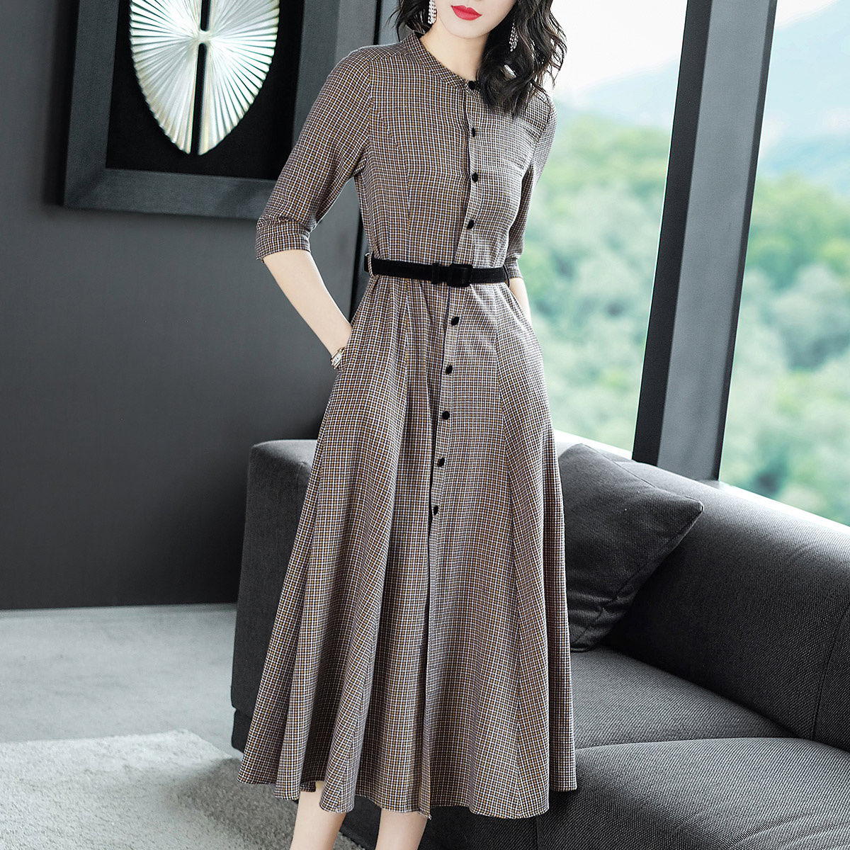 入秋衣服别乱买!8月新出的“秋装裙”,时髦洋气又减龄