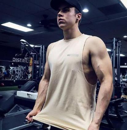 1年半男子从285斤瘦到145斤, 有女朋友后又反弹成臃肿的胖子