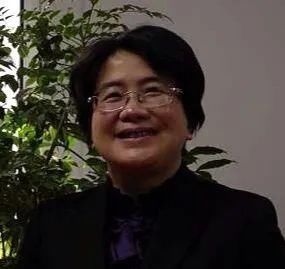  「线上和线下」针对云上办秀，她们那样说