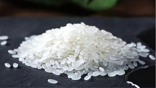 又有人买到塑料大米?网络谣言勿信勿传!