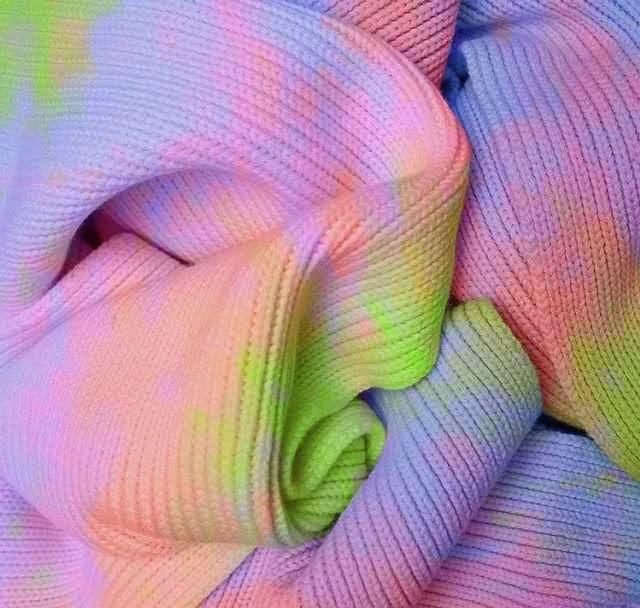 【竟然】Pantone发布早春流行色,竟然真有淡黄的长裙!