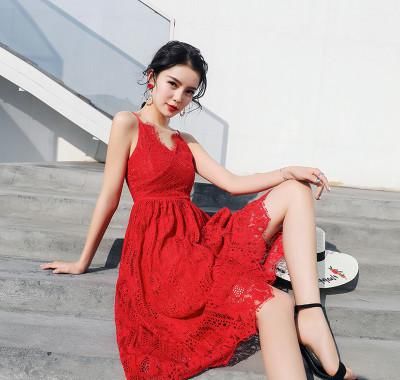  个性■实在不懂现在的年轻人, 纹身代表个性吗? 但妹子怪好看的吧?