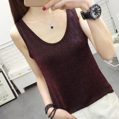 新来的美女同事换上这样的小背心，真的美呆，回去也给老婆买几件