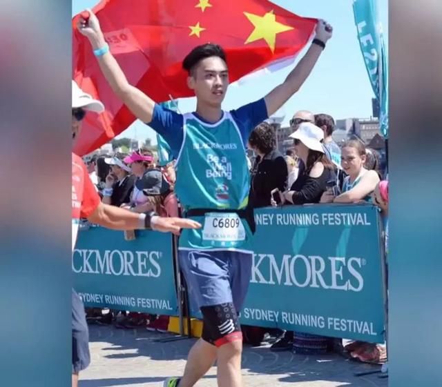 在西湖跑步160圈减肥40斤后，大波美女要他微信，帅帅帅！