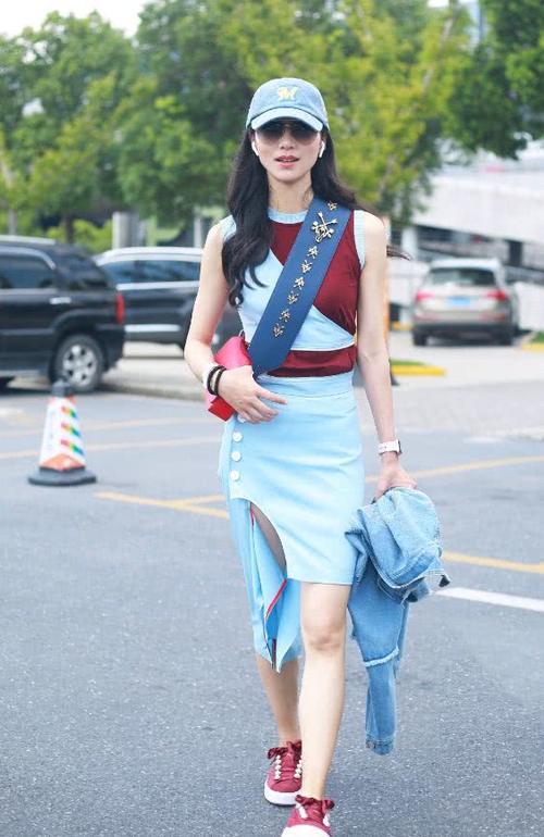 韩雪气质太好了,背个小包也能背出礼仪小姐的既视感,快学学!