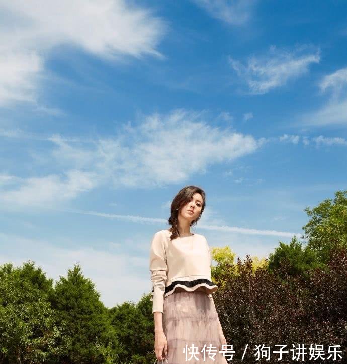 一向清纯的江铠同拍摄一组《男人装》火力全开, 网友: 差点认不出