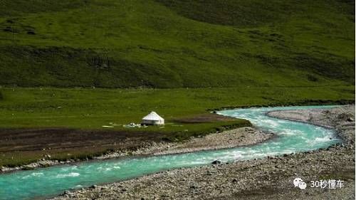 6万块“小硬汉”吉利远景X3自驾1500公里穿越新疆