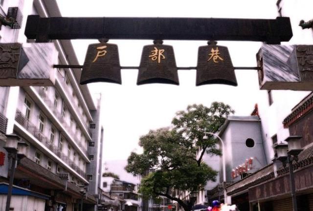 武汉的户部巷被网友们嫌弃?看看当地人都是怎么说的吧