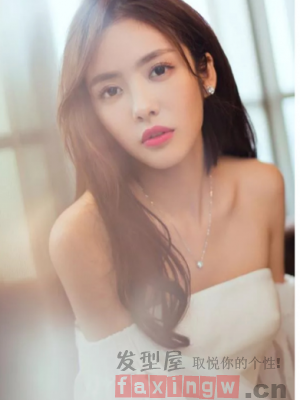气质迷人中分发型 感受中分带给你的时尚魅力