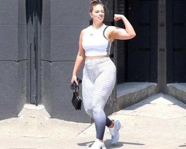 180斤肥模爱健身，身材傲人曲线美，网友：彰显欧美女人丰腴魅力