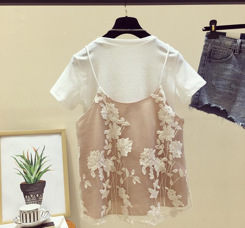 1米50的老婆把大长裙扔了，穿这几款小衫+高跟鞋，洋气又显高