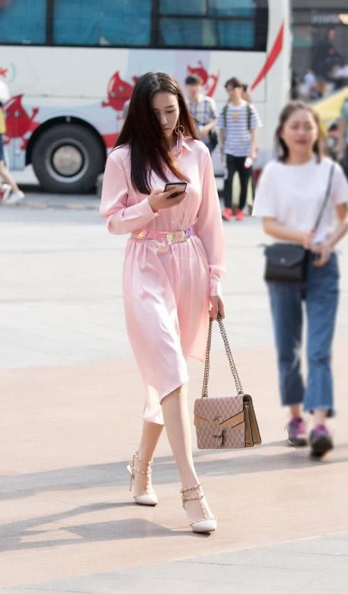 迷人性感且显气质的高跟鞋，女明星常年穿着高跟鞋，脚都已经变形