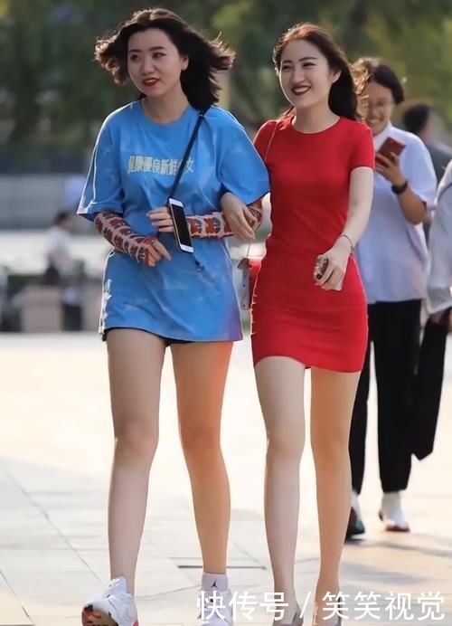  运动鞋：终于明白运动鞋和高跟鞋的区别了，身高不一的人，后者的腿更美！