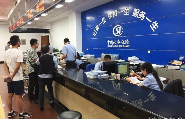  社保局■到退休年龄后，企业不给办退休怎么办？现在知道还不晚