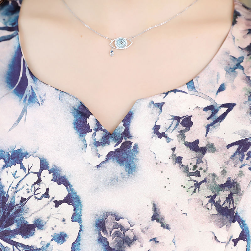 成熟女人最爱的真丝连衣裙，简直美绝了，而且显瘦效果一级棒