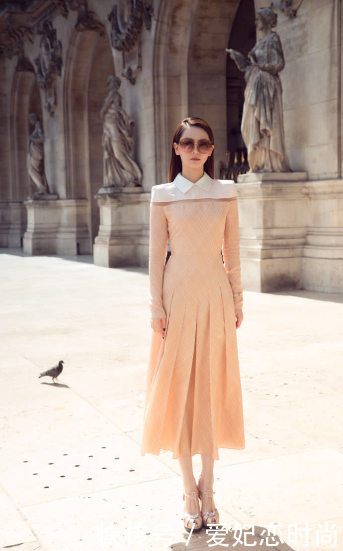 会玩不过是戚薇！空中芭蕾舞姿优雅，网友：这支舞可以单独出道了