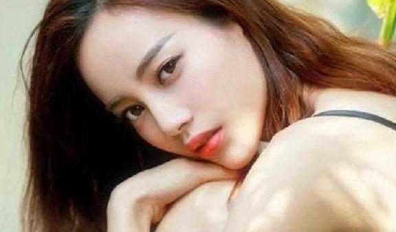 女生有这4个特征，不化妆更有气质！特别第1点，看起来像未成年