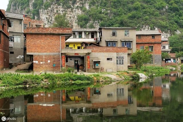 农村房屋翻建审批条件有哪些？六类房屋不能翻建，三类将收回