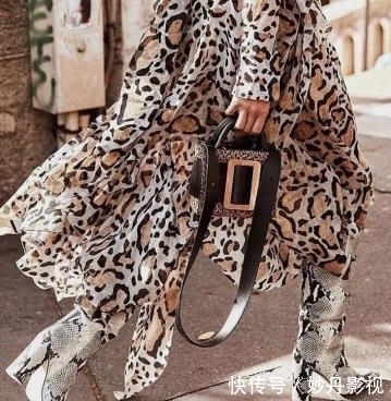 显瘦@哪个辣妹还没穿“半裙配长靴”?3条搭配公式,显瘦又拉风!