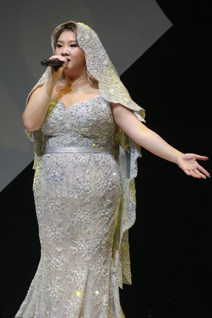 180斤的胖子懂时尚是怎样的体验?看看郑少秋的女儿就知道了