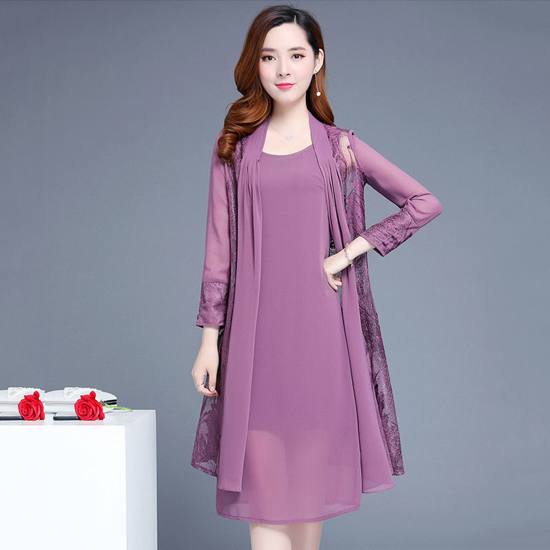 60后女人，若不缺钱!就穿这样的“妈妈装”，端庄优雅显高贵