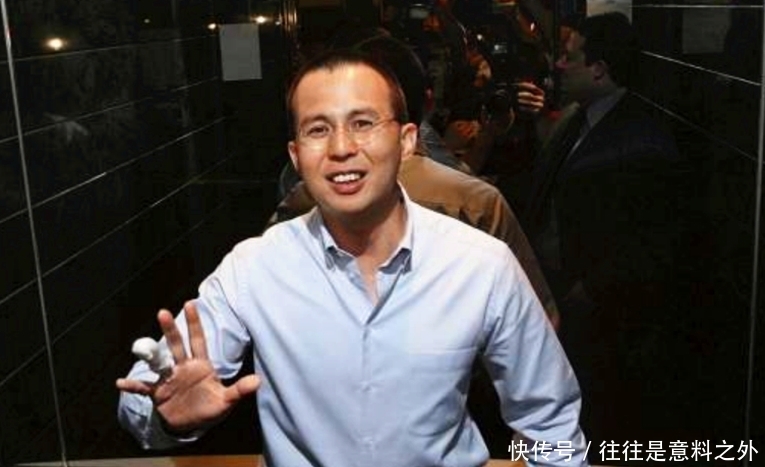  [李嘉诚]揭秘香港劏房青年与华人首富李嘉诚：一年唔助衬地产商