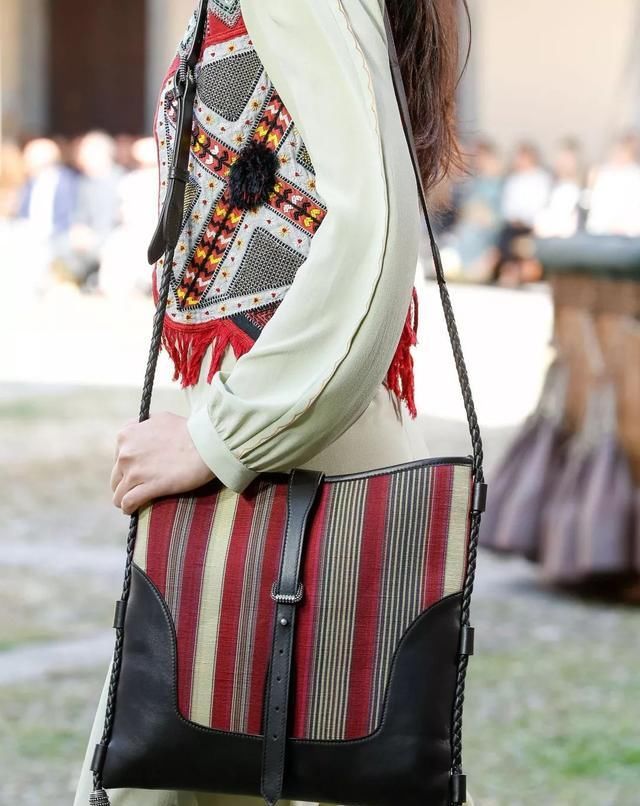 「ETRO」ETRO艾绰女装2020春夏时装系列:何为Punchline?