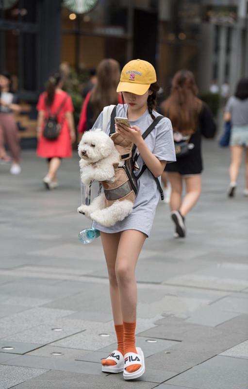 街拍：美女高贵俏丽美若天仙，感觉我被撩了！