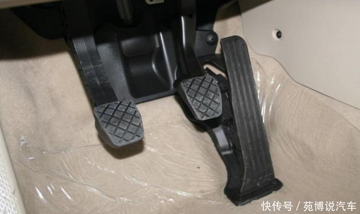 开车习惯将油门一踩一松，这是省油的窍门吗？老司机说出了真话